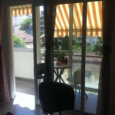 Les Palmiers Apartment