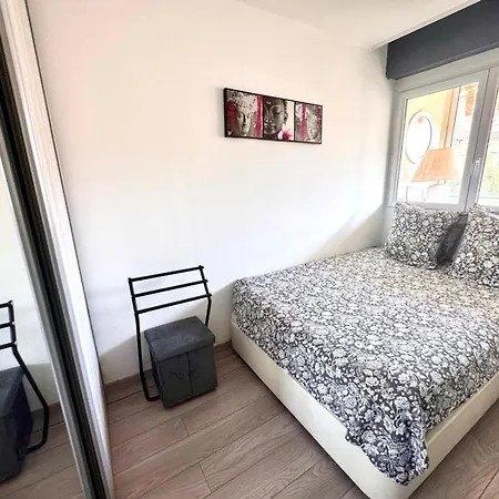 Les Palmiers דירה