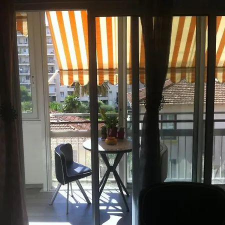 Les Palmiers Appartement *